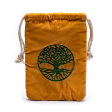 Carica l&#39;immagine nel visualizzatore di Gallery,  Pochette tarot pierres précieuses arbre de Vie Rituel et Mantra. Alpha Sigma WITH LOVE Boutique ésotérique extraordinaire. Géométrie Sacrée &amp; Eléments. Un concept unique avec des mantras &amp; des rituels pour le bien-être et l&#39;auto-soin. Tous les produits sont purifiés et préparés sur le plan énergétique par Amélie Aura. Un univers de merveilles avec cette marque dédiée aux âmes en fleurs. Suivez nous sur les réseaux sociaux @lesamesenfleurs Consultez notre site internet www.alphasigmawithlove.com
