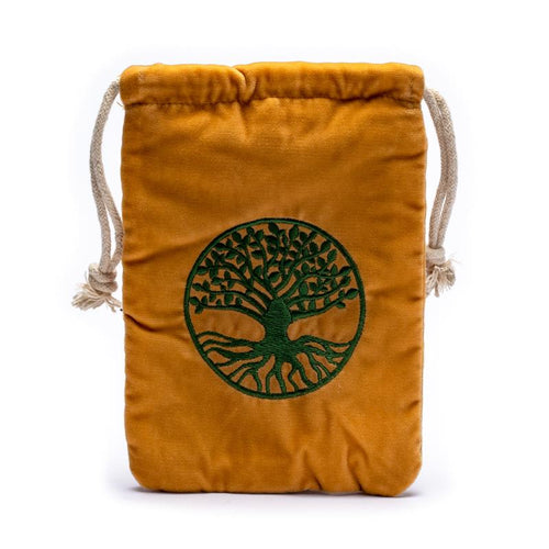  Pochette tarot pierres précieuses arbre de Vie Rituel et Mantra. Alpha Sigma WITH LOVE Boutique ésotérique extraordinaire. Géométrie Sacrée & Eléments. Un concept unique avec des mantras & des rituels pour le bien-être et l'auto-soin. Tous les produits sont purifiés et préparés sur le plan énergétique par Amélie Aura. Un univers de merveilles avec cette marque dédiée aux âmes en fleurs. Suivez nous sur les réseaux sociaux @lesamesenfleurs Consultez notre site internet www.alphasigmawithlove.com